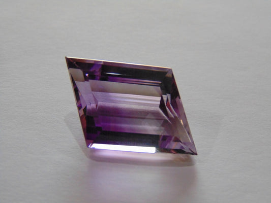 26.90ct Amethyst (Bicolor)