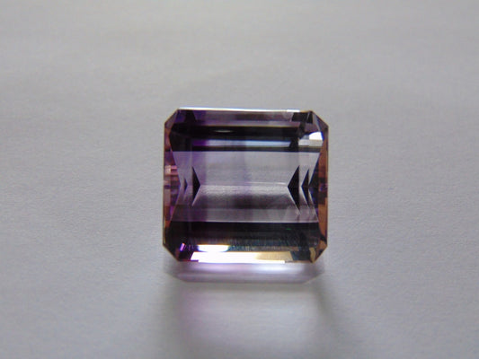 20.30ct Amethyst (Bicolor)