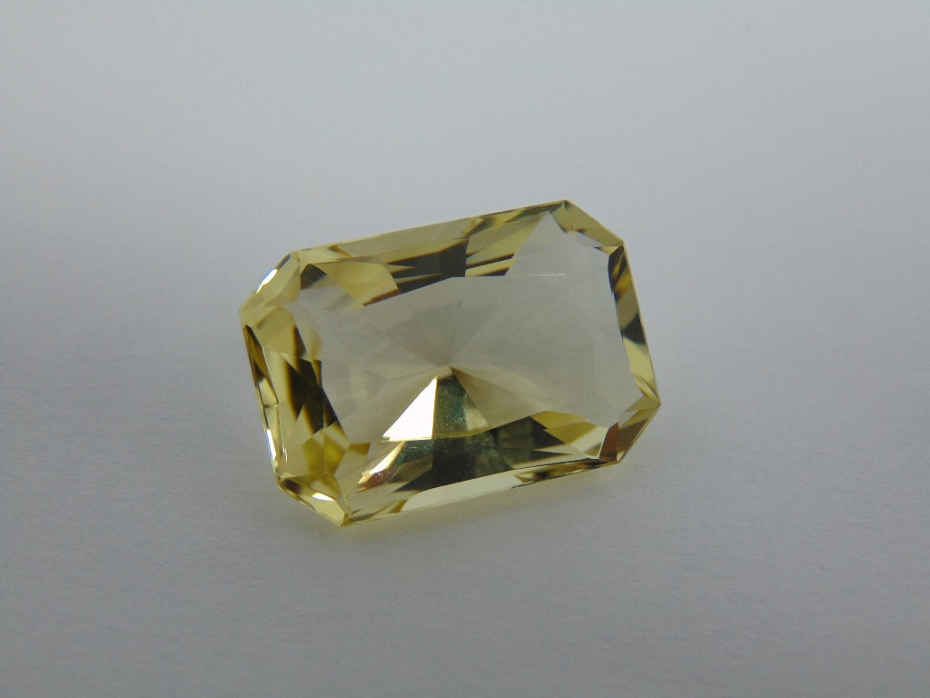 35.40cts Quartz (Green Gold)
