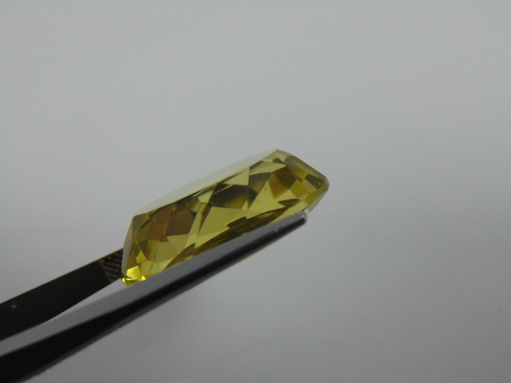 25.10cts Quartz (Green Gold)