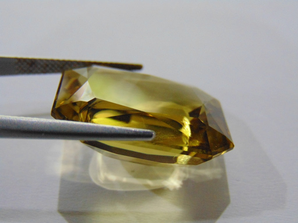 34.20ct Green Gold 24x19mm