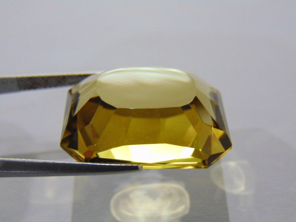 34.20ct Green Gold 24x19mm