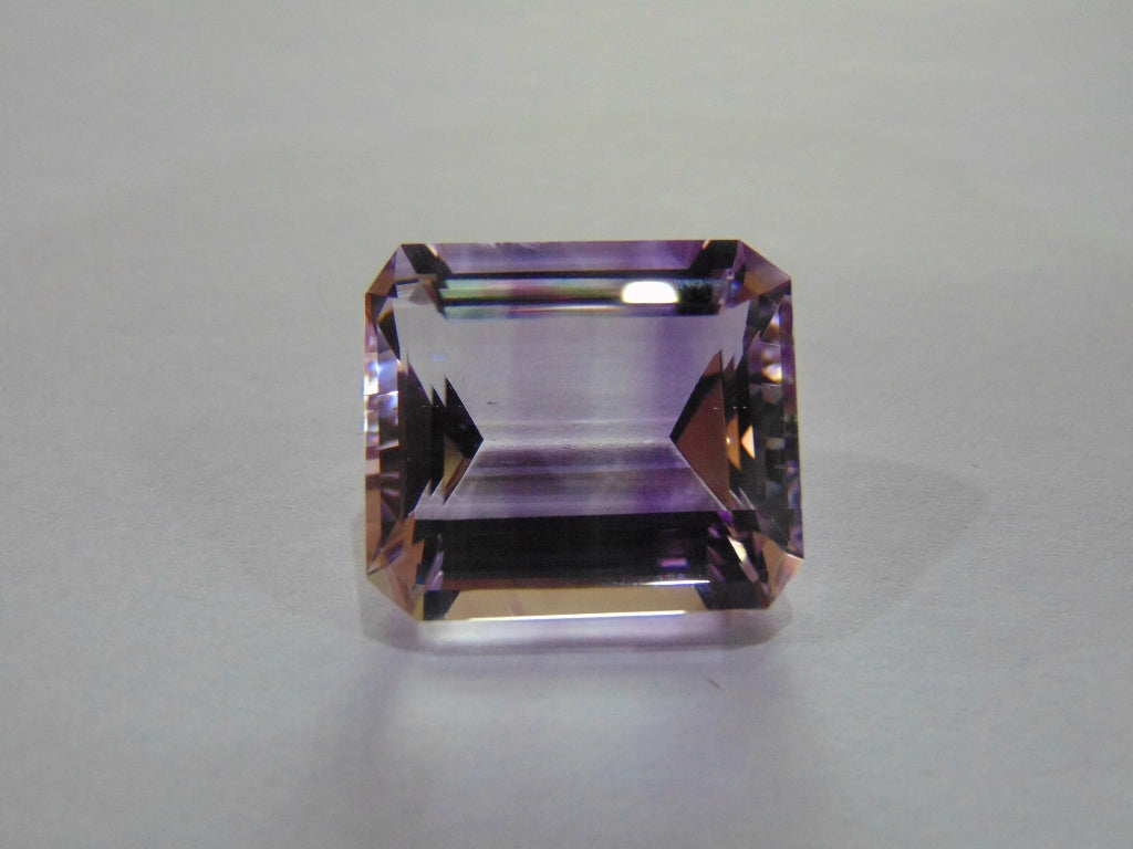 24.80ct Amethyst (Bicolor)