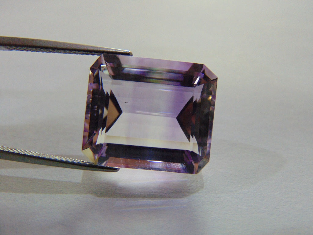 24.80ct Amethyst (Bicolor)