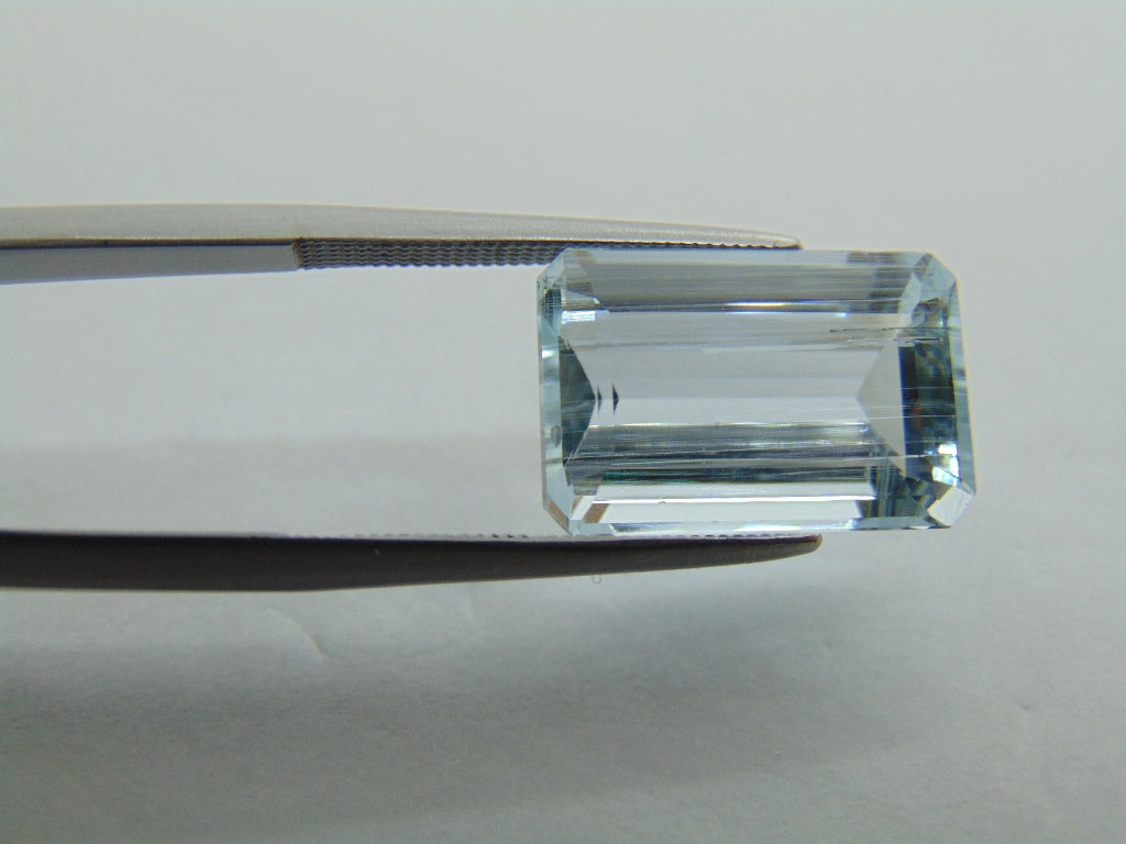 8.15ct Aquamarine With Needle 15x10mm