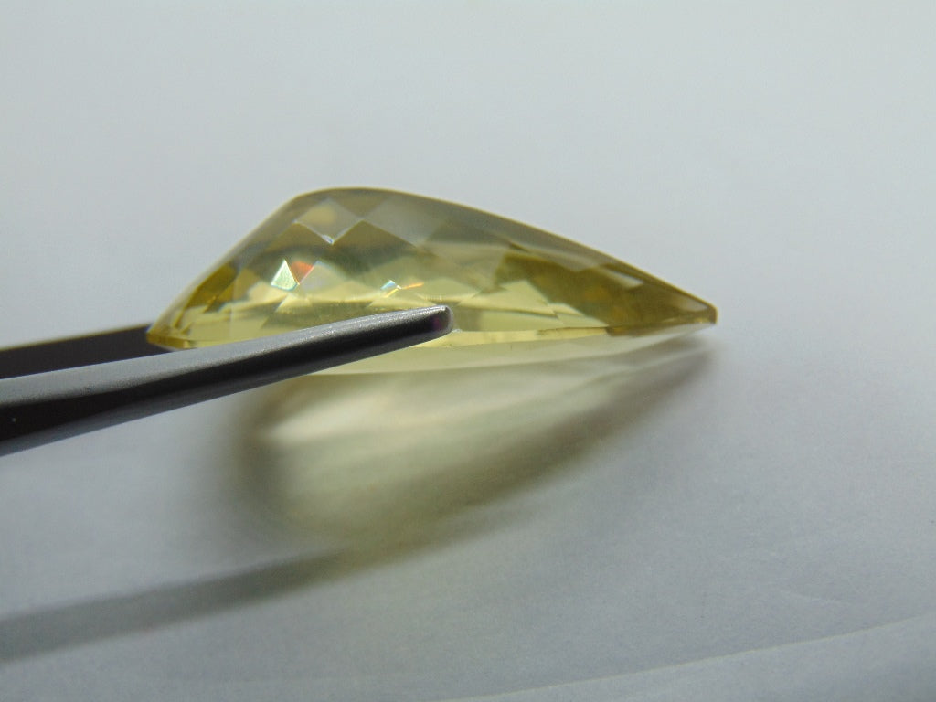 32.95ct Quartz Green Gold 35x17mm