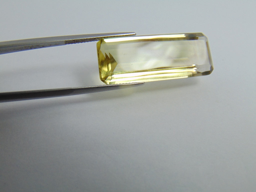 31cts Quartz (Green Gold)