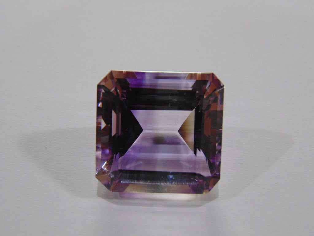 45.90ct Amethyst (Bicolor)