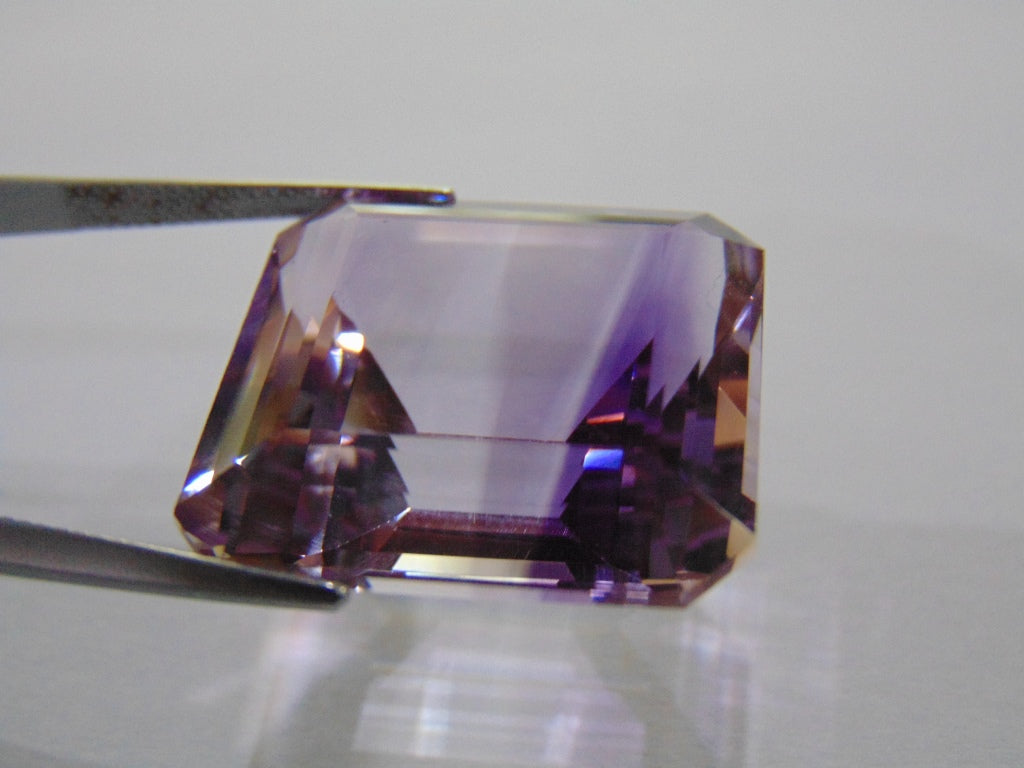 45.90ct Amethyst (Bicolor)