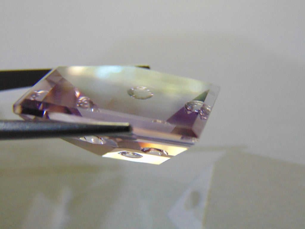 41.50ct Amethyst (with Bubbles) (Free Form)