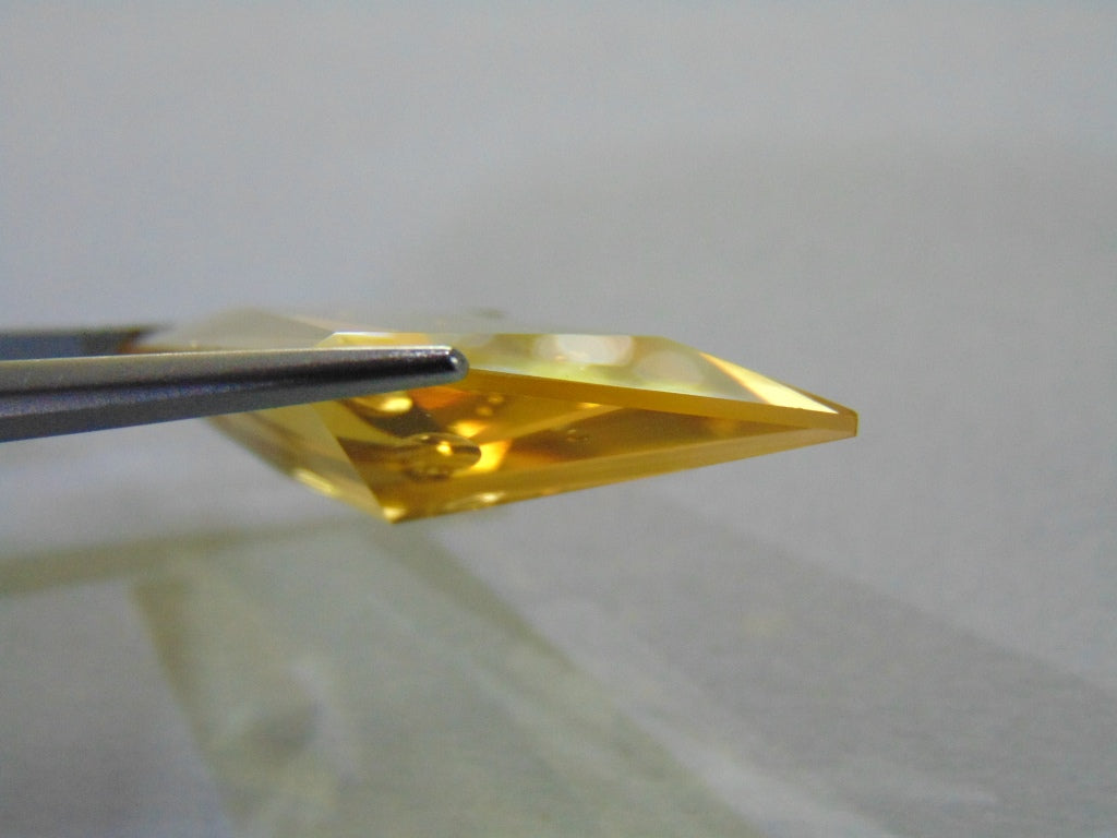 19.90ct Citrine With Bubbles 36x16mm