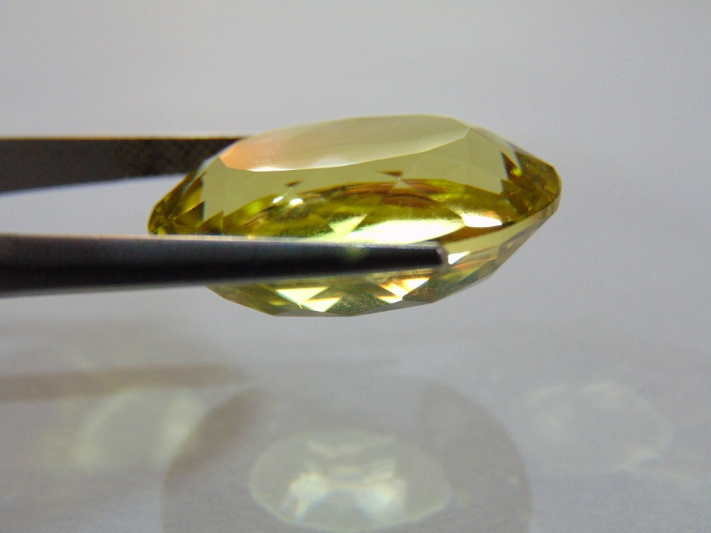 23.90ct Quartz (Green Gold)