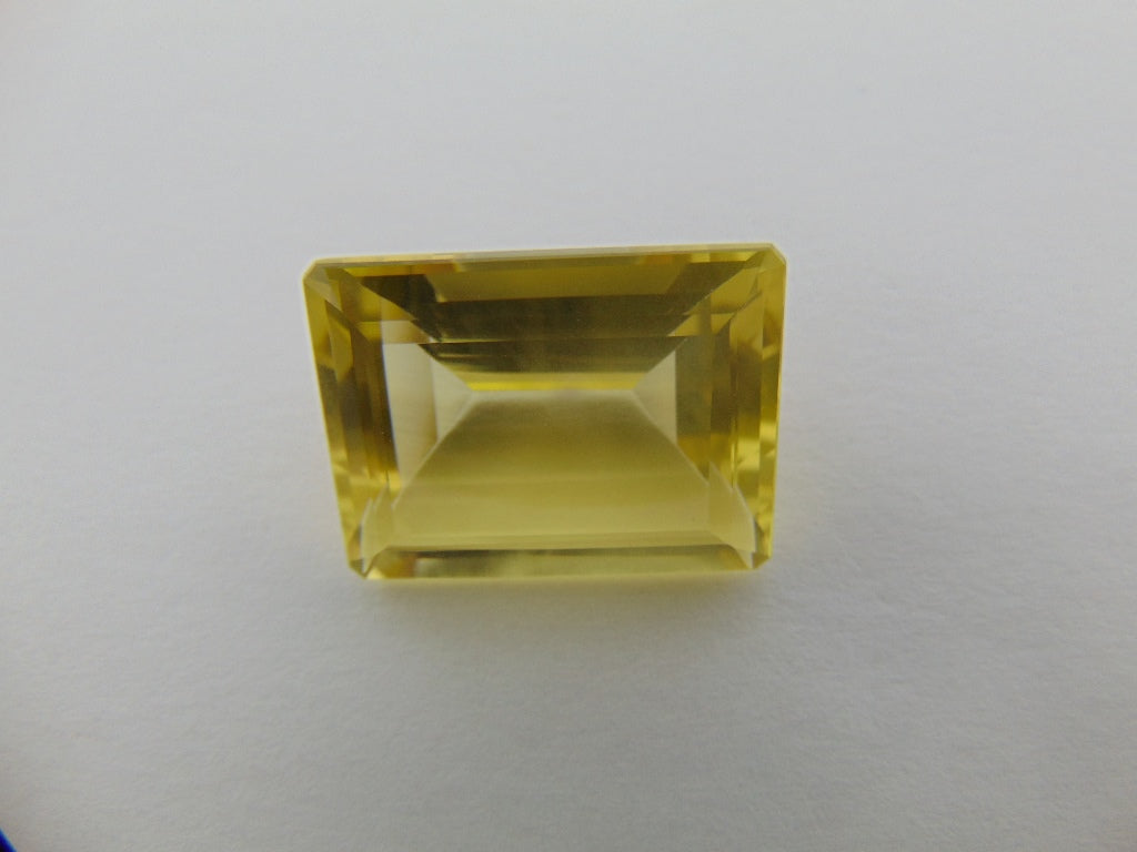 25.60cts Quartz (Green Gold)