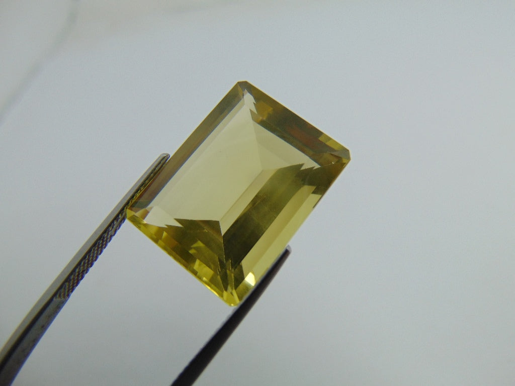 25.60cts Quartz (Green Gold)