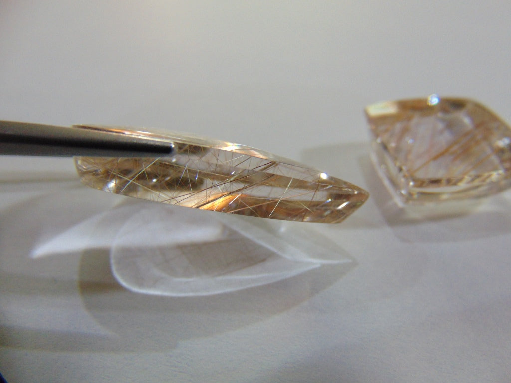 57.80ct Quartz With Rutile