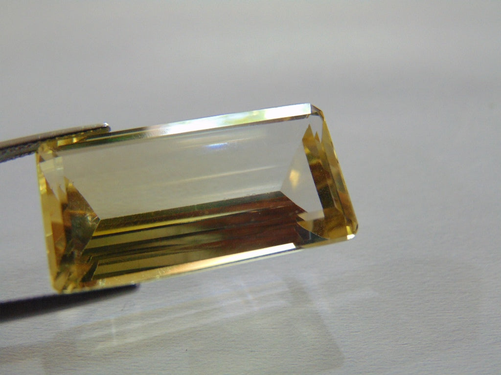 33.30ct Green Gold Bicolor 27x14mm
