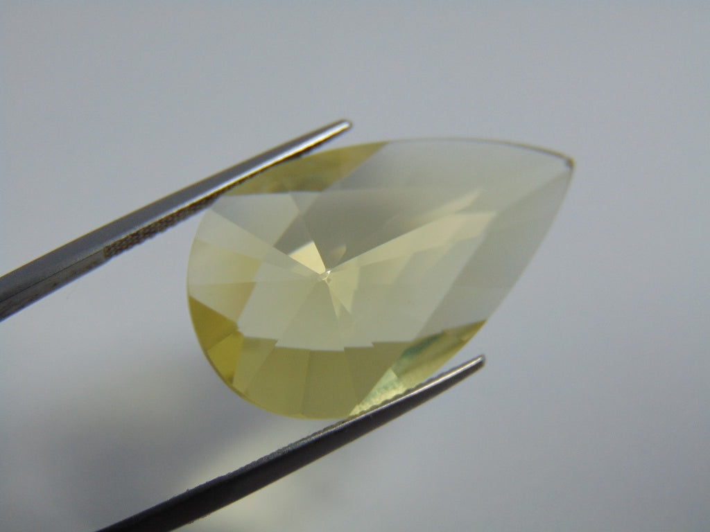 24.50cts Quartz (Green Gold)