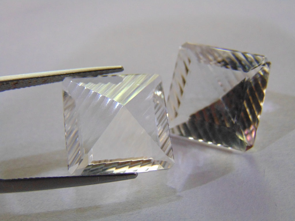 25.80ct Quartz (Crystal) Pair