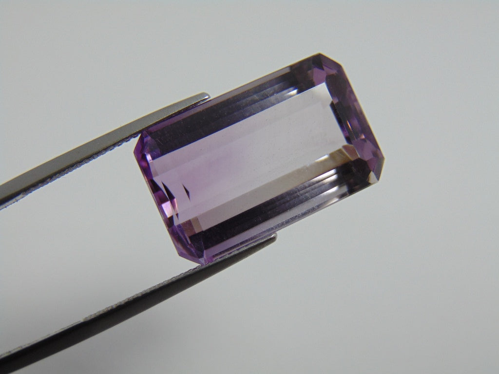 20.80cts Amethyst (Bicolor)