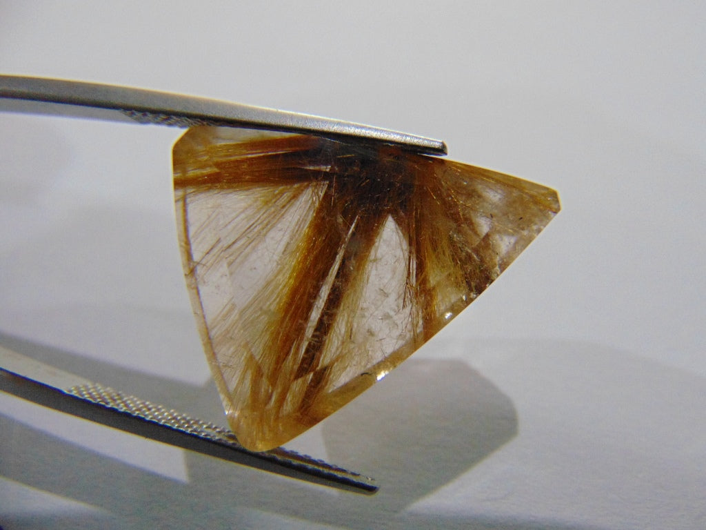 24.10ct Quartz With Rutile 22x19mm