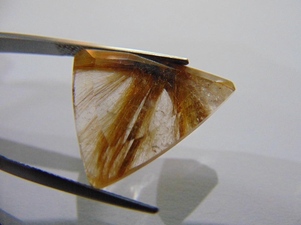 24.10ct Quartz With Rutile 22x19mm