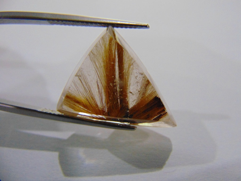 24.10ct Quartz With Rutile 22x19mm