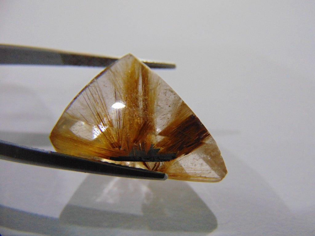 24.10ct Quartz With Rutile 22x19mm