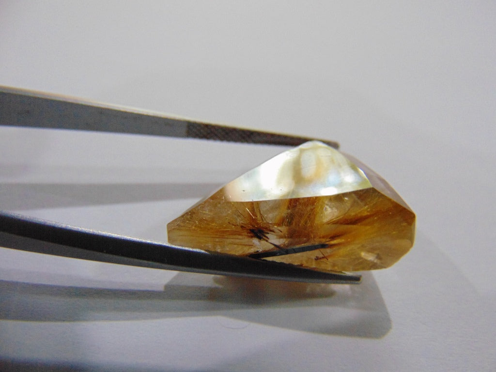 24.10ct Quartz With Rutile 22x19mm