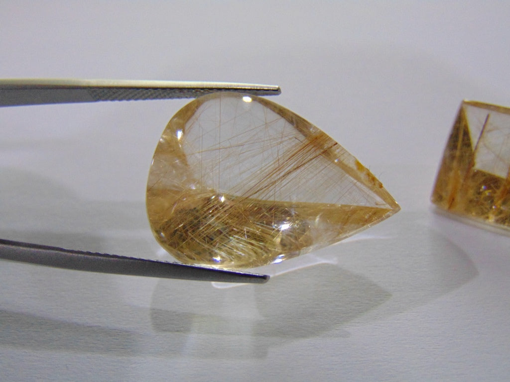 29.50ct Quartz with Rutile