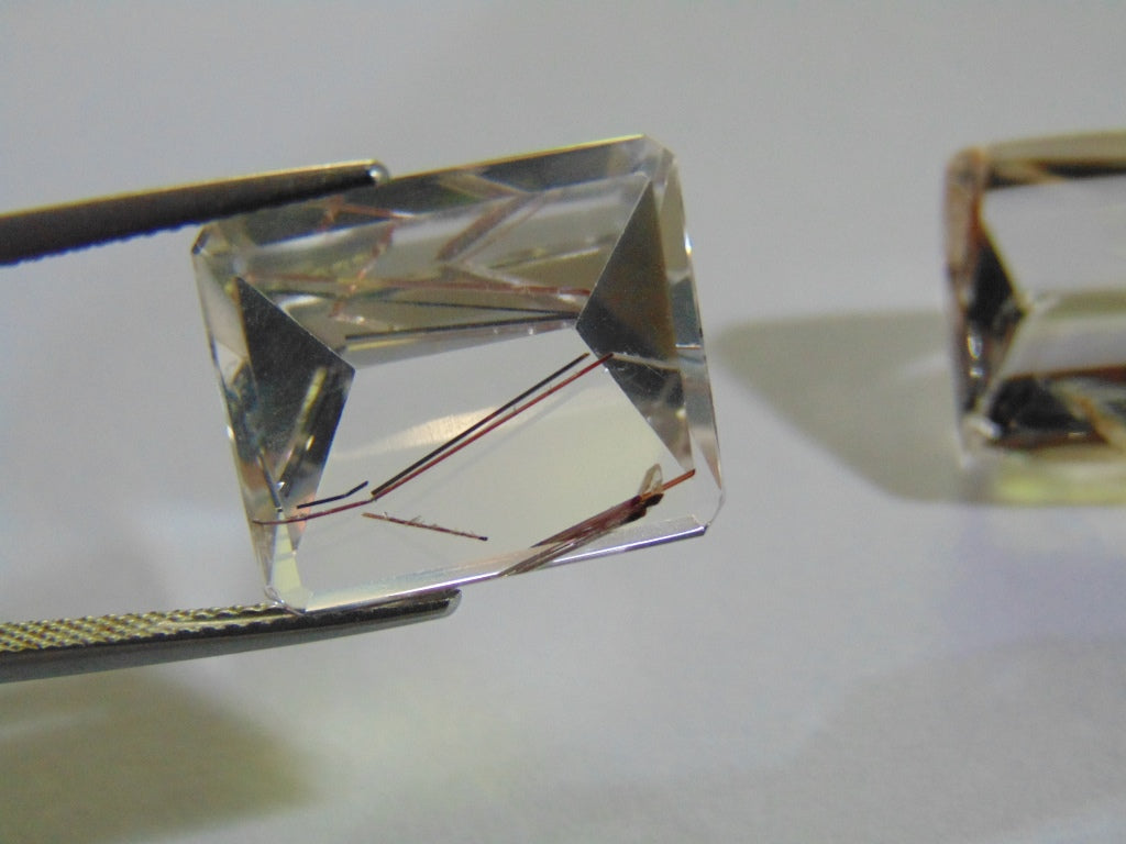 25.20ct Quartz (Inclusion)