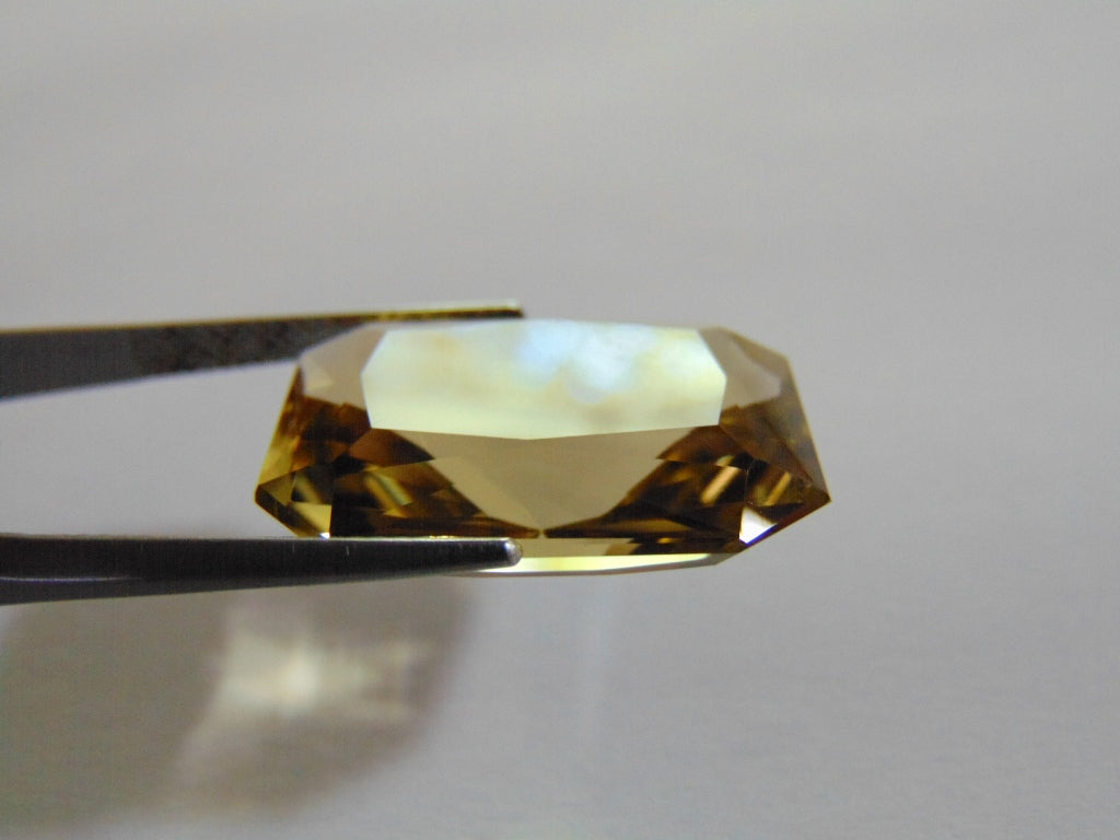 25.30ct Quartz Green Gold 23x17mm